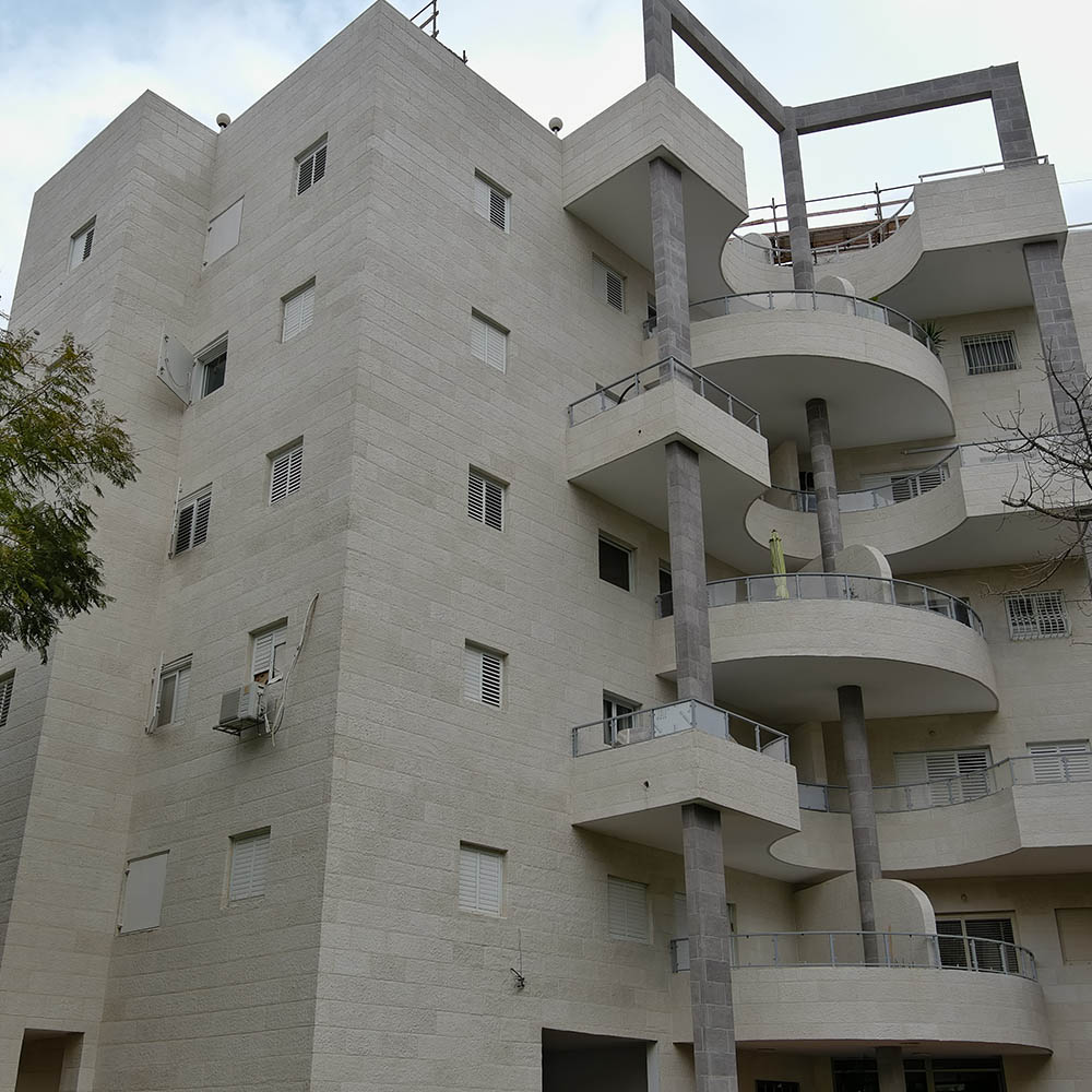 Givat Shmuel, st. Hanasi 43-45, Israel